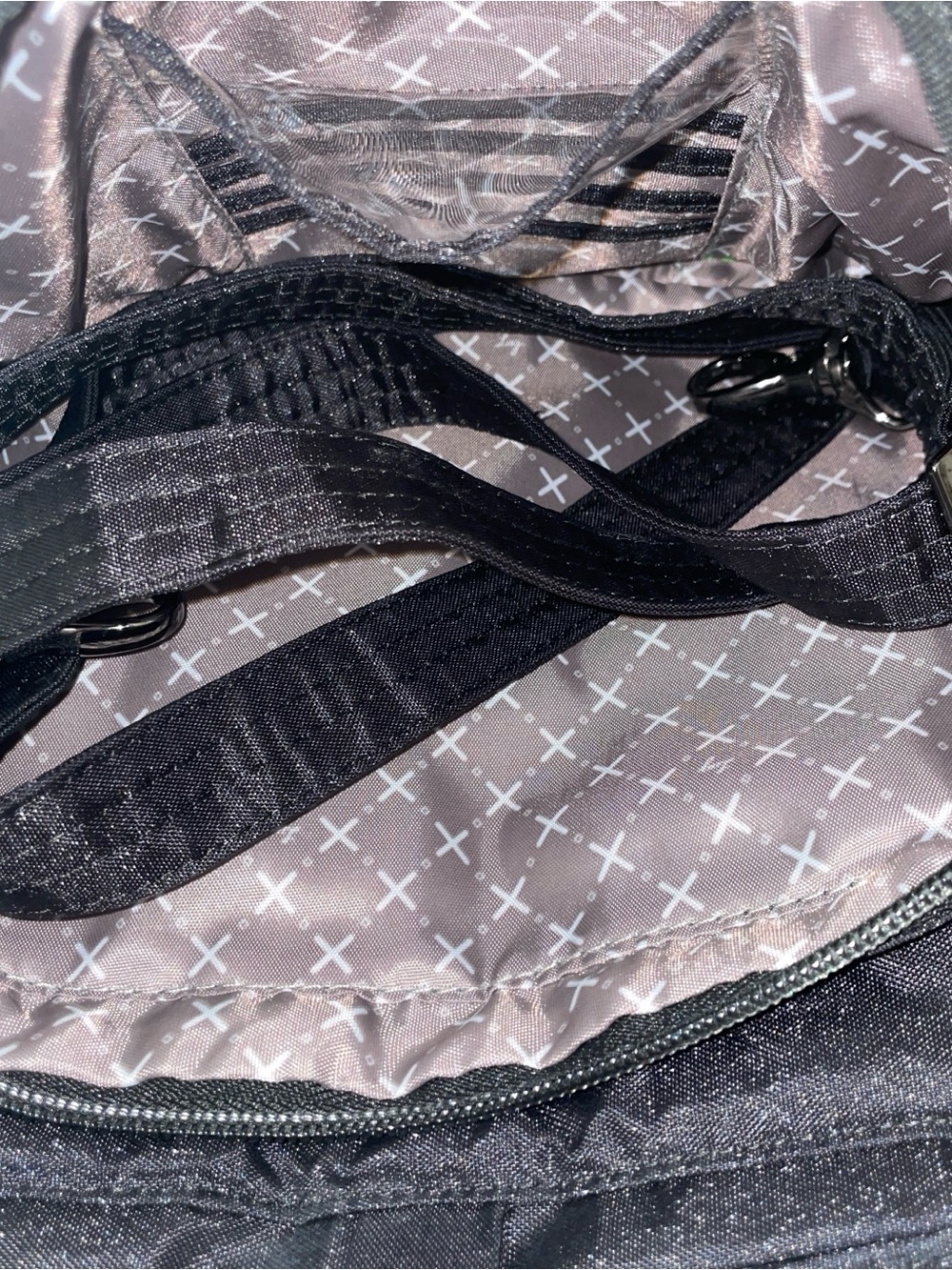 lug Black Quilted Toiletry Bag - Picture 4 of 4